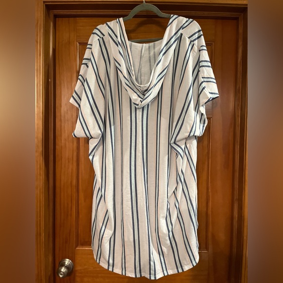 BRAND NEW WITHOUT TAGS! Time and Tru 3X swim coverup. - Picture 2 of 2